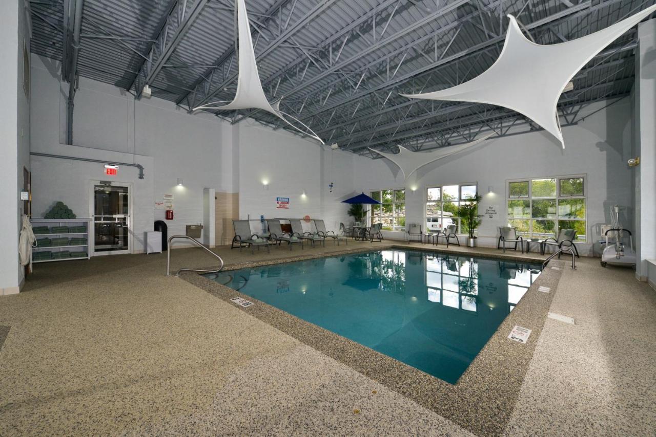 Holiday Inn Express Boston-Milford By Ihg Extérieur photo