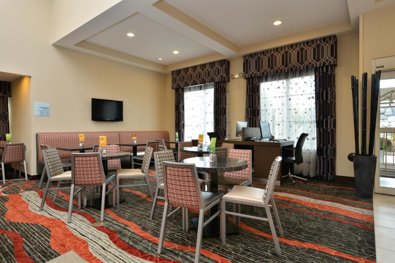 Holiday Inn Express Boston-Milford By Ihg Extérieur photo