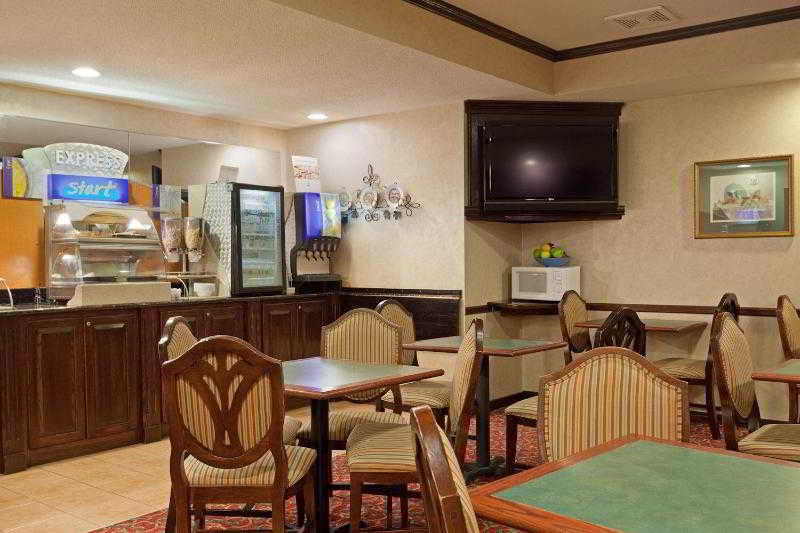 Holiday Inn Express Boston-Milford By Ihg Restaurant photo